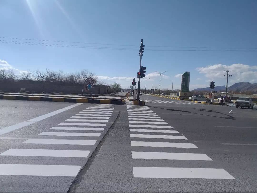 تامین و اجرای خط کشی عابر پیاده